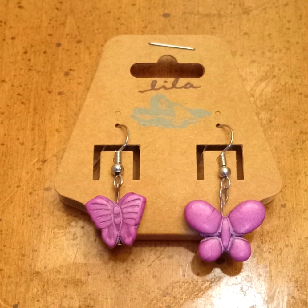 Lila Dos Mariposas Violeta Earrings